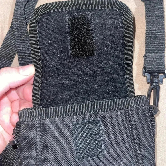 Disneyland phone/camera crossbody bag - Picture 7 of 7